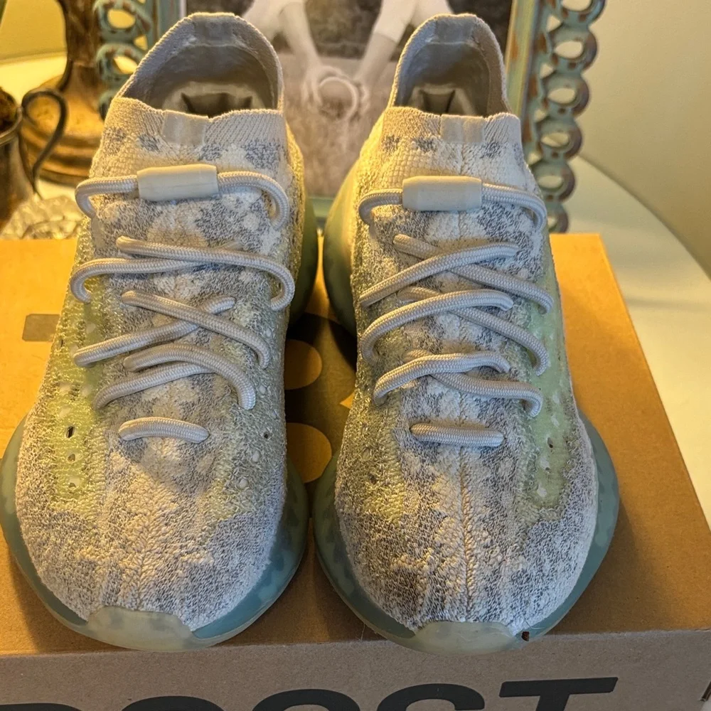 Yeezy Boost 380 (Adidas) - Picture 2 of 8